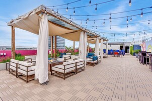 Breakfast, lunch and dinner served