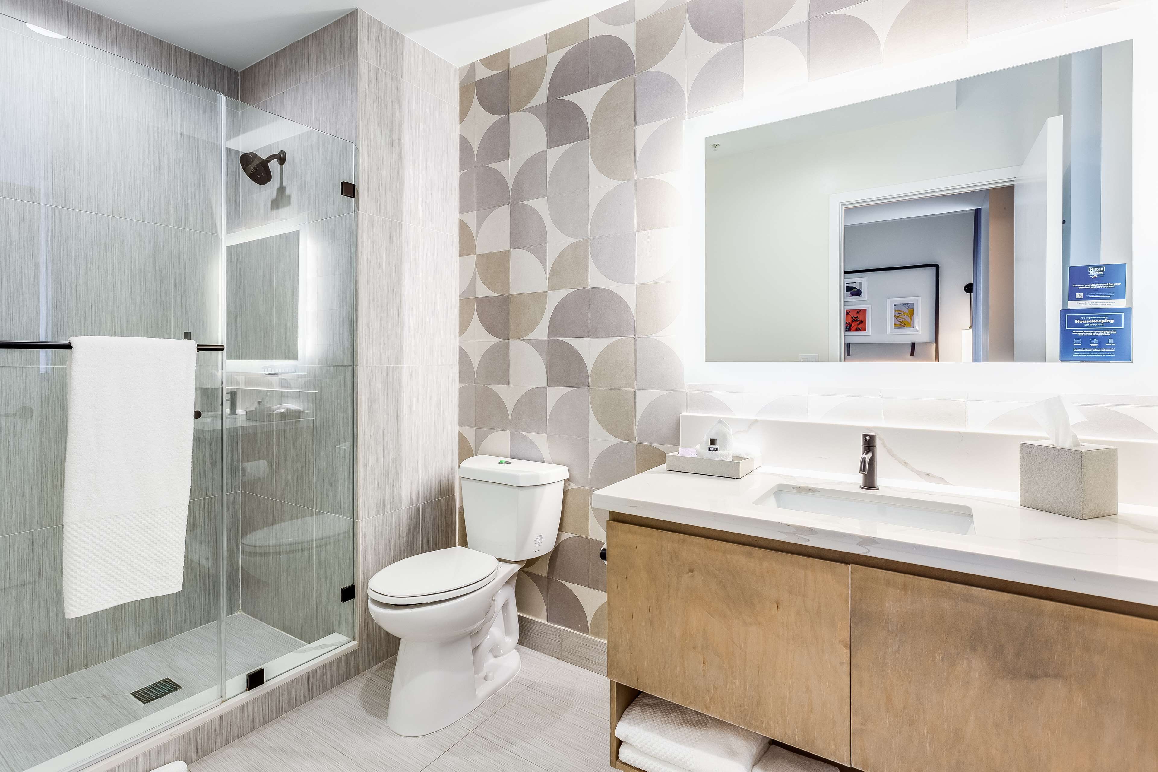 room, 1 king bed | bathroom shower