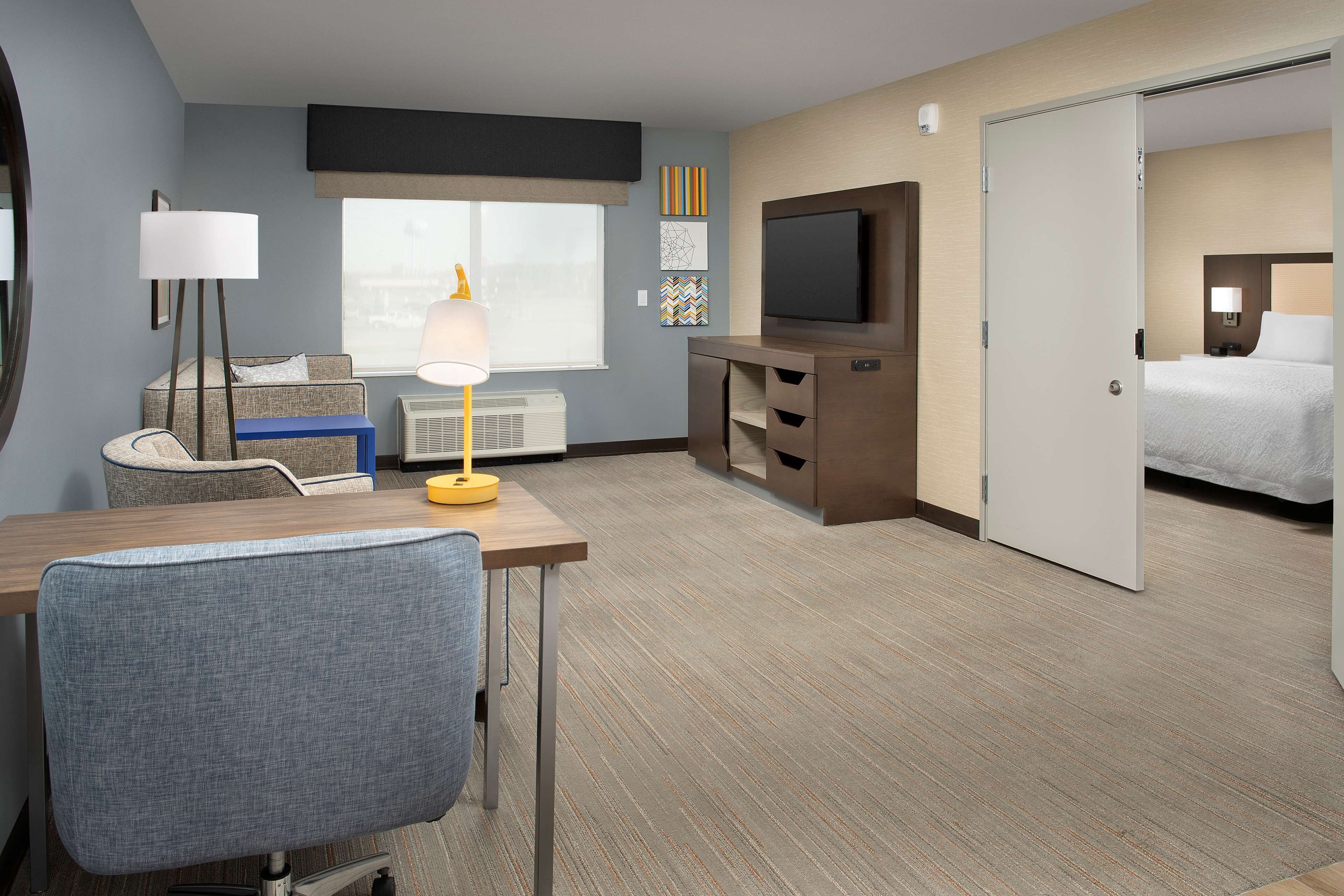 suite, 1 king bed, accessible, bathtub | desk, laptop workspace, bed sheets