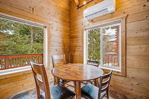 Dining - Three-story rural cabin + loft w/private washer/dryer, deck, & high-speed WiFi (Snoqualmie Pass)