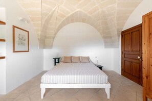 1 dormitorio, tabla de planchar con plancha, wifi gratis y ropa de cama