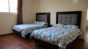 3 bedrooms, WiFi, bed sheets, wheelchair access - little corner house miramar (san blas)