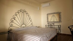 3 bedrooms, WiFi, bed sheets, wheelchair access - little corner house miramar (san blas)