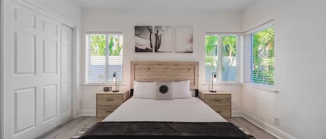 Design appartement, 2 slaapkamers | 1 slaapkamer, bedden met traagschuimmatras, individueel gedecoreerd