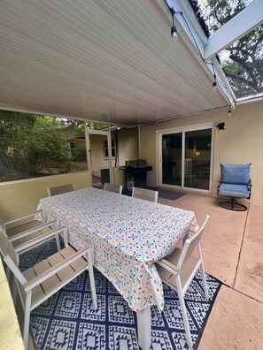 Outdoor dining
