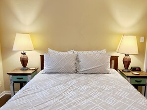 3 makuuhuonetta, työpöytä, silitysrauta/-lauta, ilmainen Wi-Fi