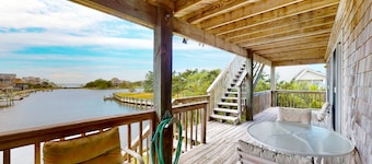 Waterfront House w/ Private Hot Tub, Washer/Dryer, Shared Pool, Central AC, WiFi