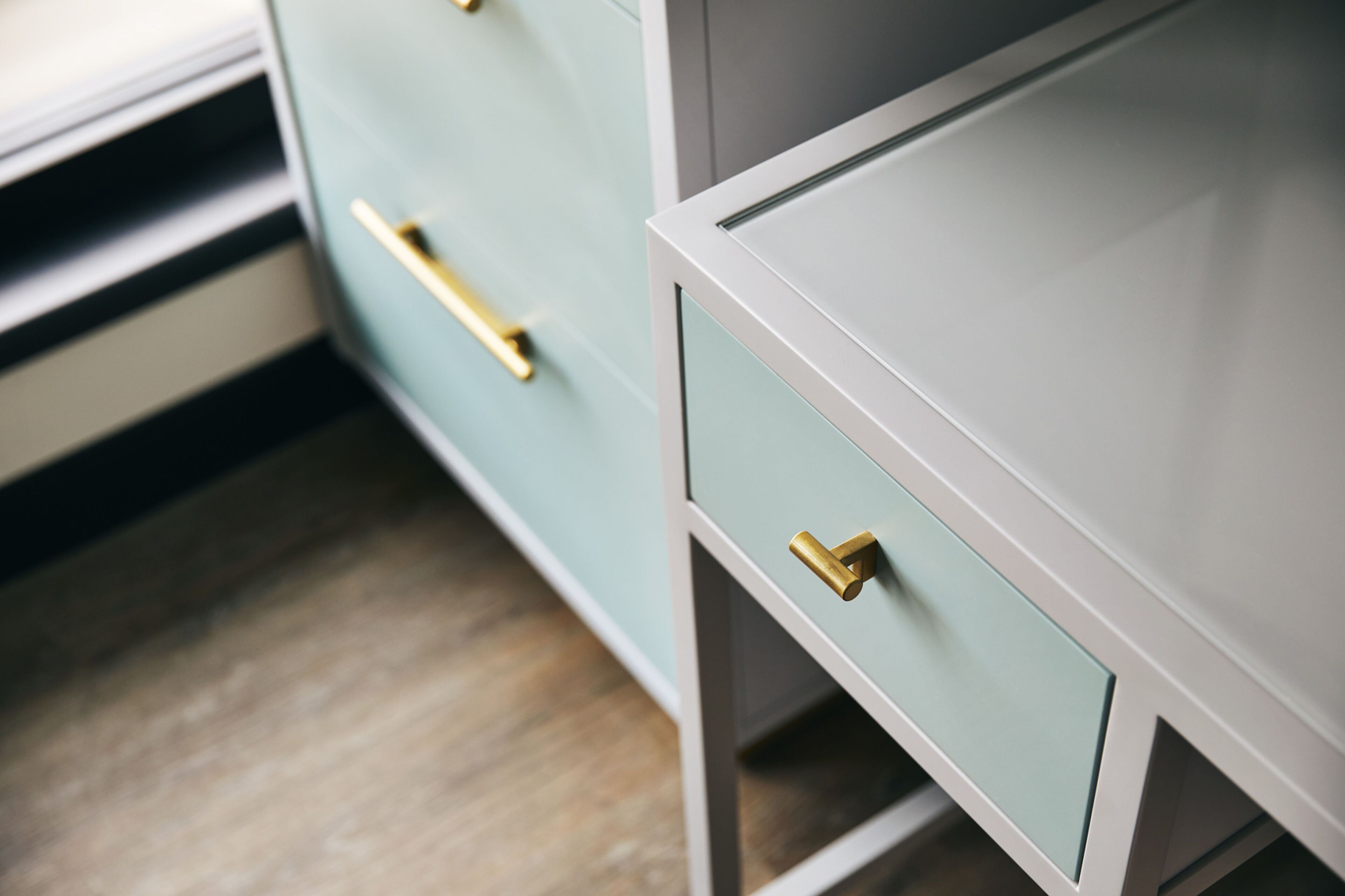 premium bedding, in-room safe, desk, laptop workspace