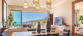 Oceanview Condo w/ Pool, Terrace & Near Beaches