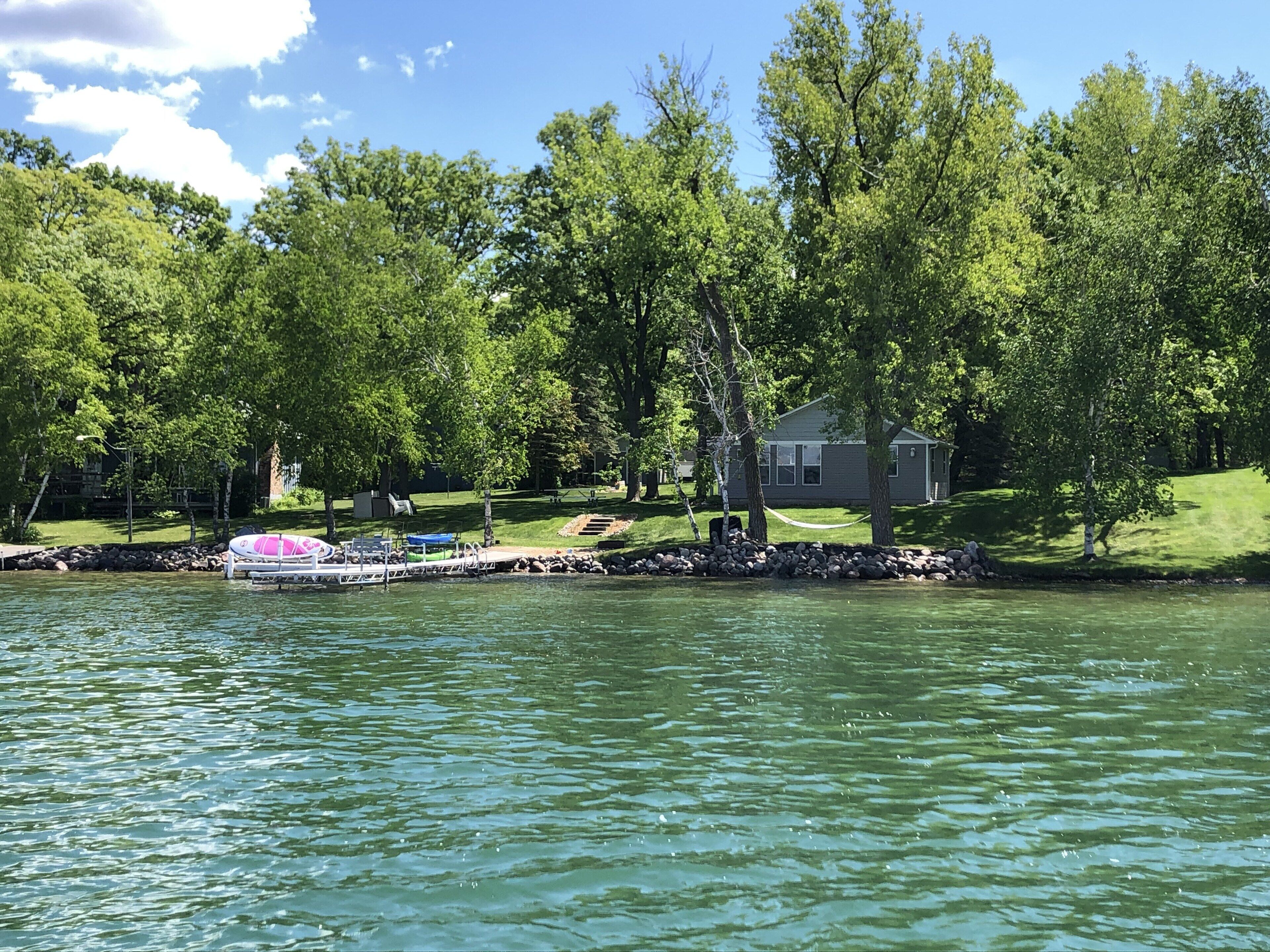 Summer Getaway ☀️ Clean & clear  🧘  Sunset 🌅 Located Pickerel Lake Maine Twp