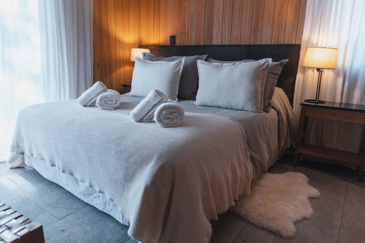 Deluxe-Villa | Hochwertige Bettwaren, Daunenbettdecken, Pillowtop-Betten, Zimmersafe