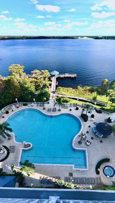 Top-Floor Lakefront Condo · Disney Fireworks View · Balcony & Resort Pools