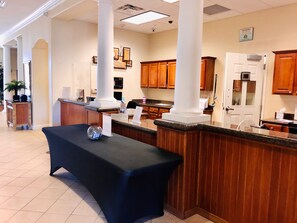 Lobby - PAY LATER!! SALE!! Beautiful lake view, newly decorated, next to Disney & FUN!! (Orlando)