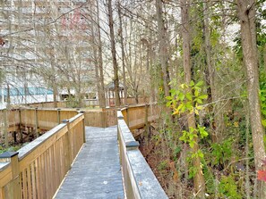Property grounds - Lakefront Condo · Disney Fireworks, Sunrise Views · Heated Pools · 2 Full Baths (Orlando)