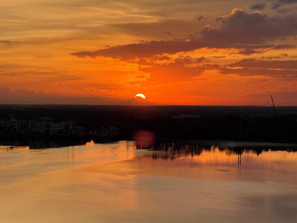 Miscellaneous - Lakefront Condo · Disney Fireworks, Sunrise Views · Heated Pools · 2 Full Baths (Orlando)