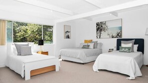 4 bedrooms, iron/ironing board, free WiFi, bed sheets