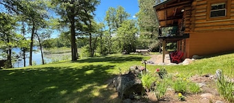 Charming Log Cabin on Beautiful Lake Butterfield