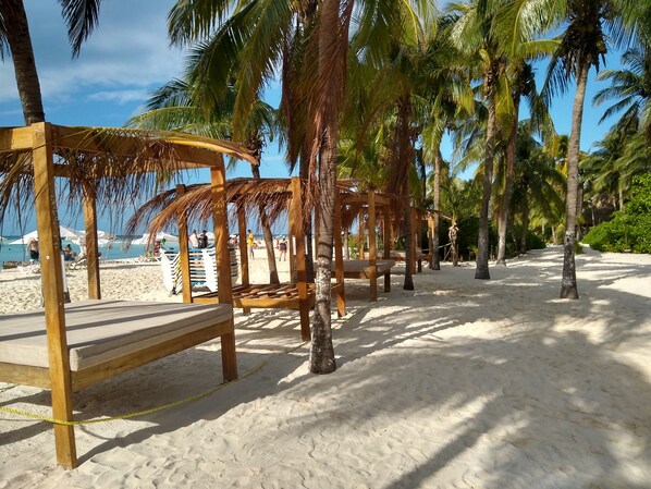 Beach nearby - New Downtown Condo Near Playa Norte (Isla Mujeres)