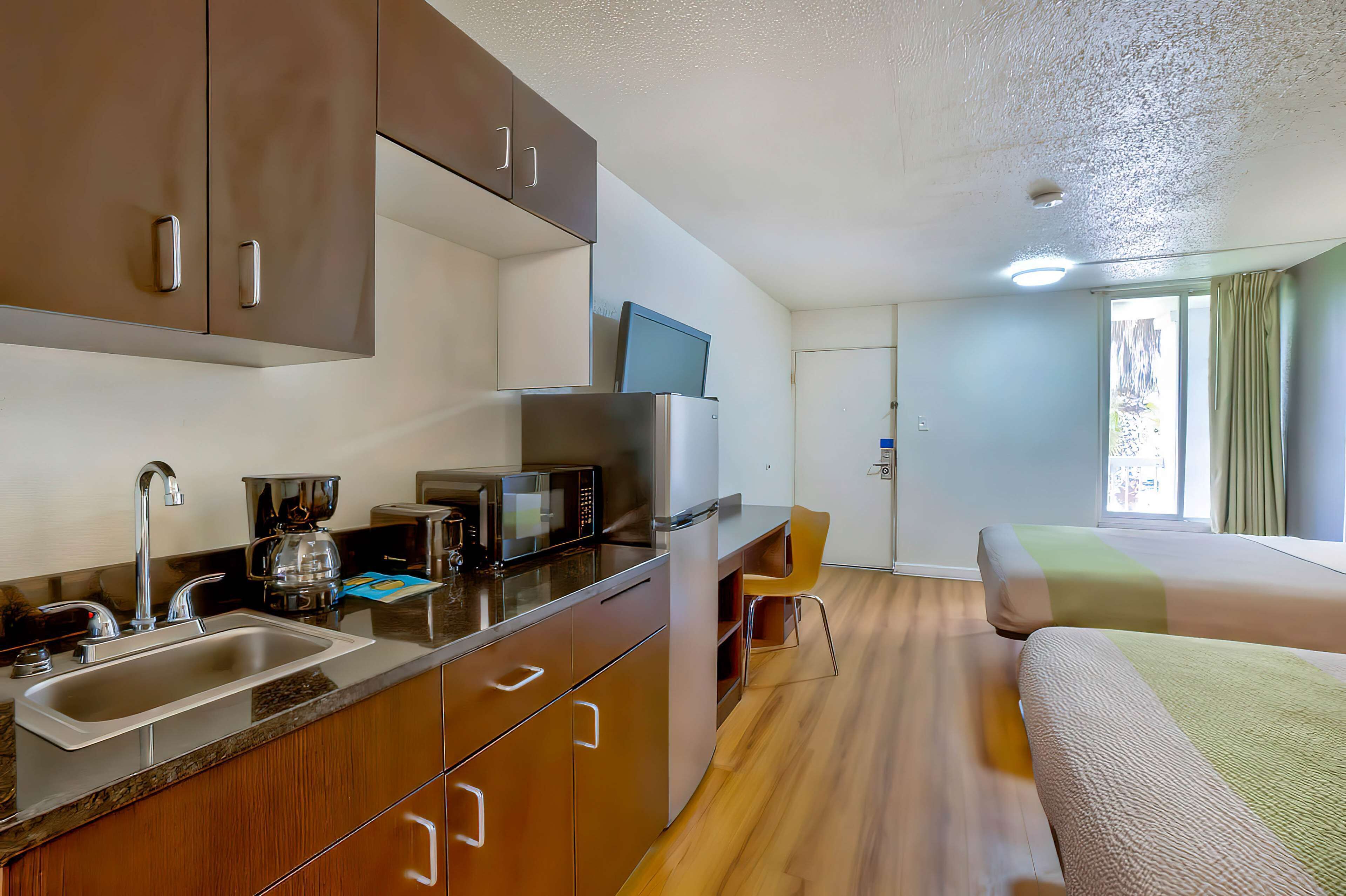 Photo - Studio 6 Gainesville, Fl