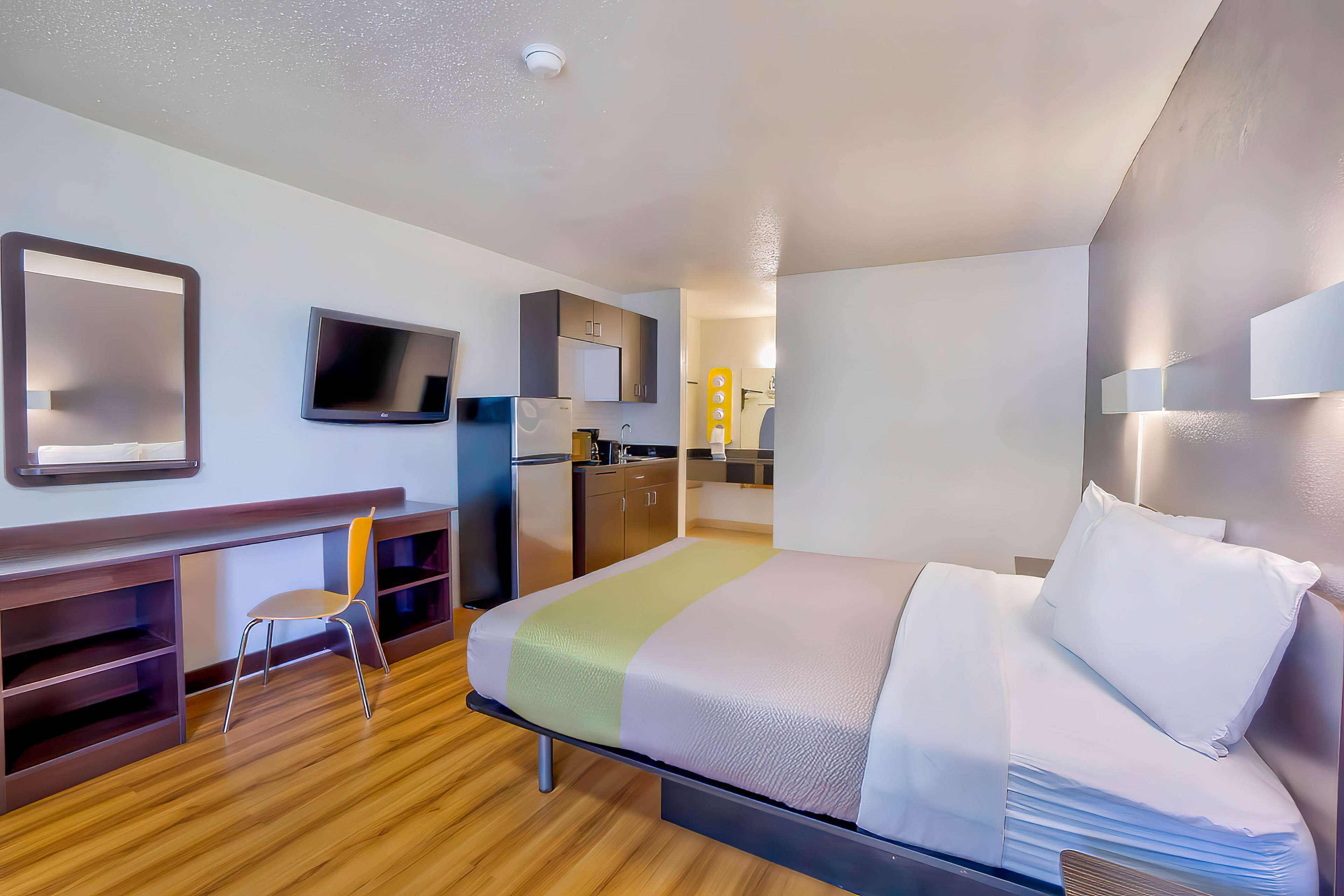 Photo - Studio 6 Gainesville, Fl