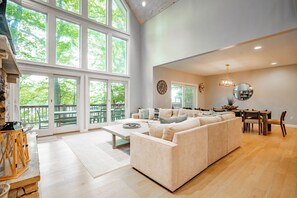 Smart-TV, Kamin, Tischfußball