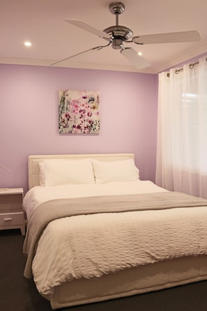 3 chambres, fer et planche à repasser, accès au Wi-Fi (inclus)