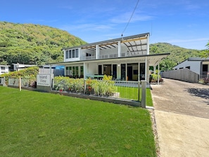 Exterior - Island View Unit 1, 40 Marine Parade-BOM (Arcadia)