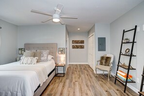 1 bedroom, pillow-top beds, iron/ironing board, free WiFi