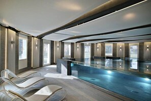 Piscine couverte, piscine extérieure