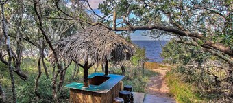5BR Secluded Soundfront Oasis, Hot Tub, Private Beach