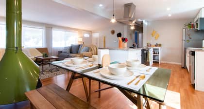 Mojave Haven: Fast WiFi, New Heat/AC, Private Backyard in downtown Joshua Tree