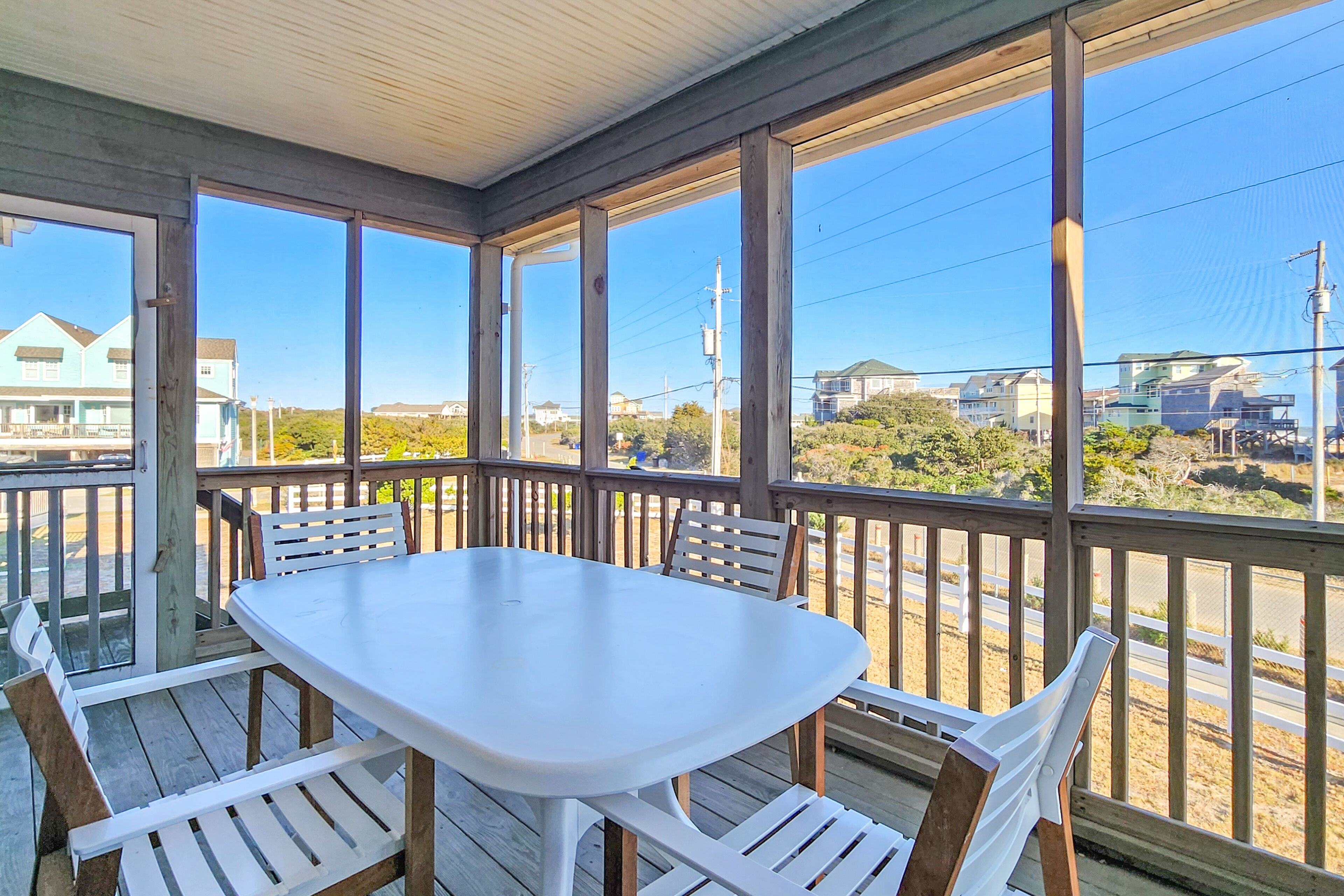 Dog-friendly townhouse w/private W/D, WiFi, shared pool, AC - ocean view