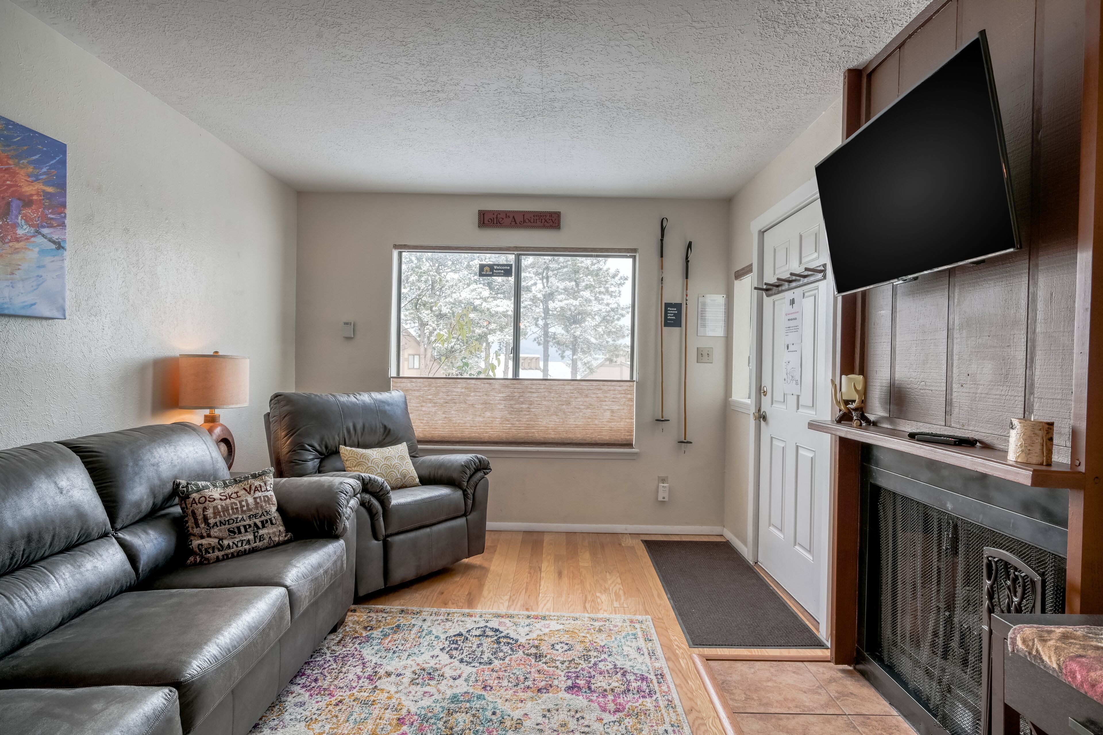 Family-Friendly Condo w/High-Speed WiFi, Ski Views, Private Washer/Dryer