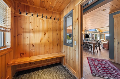 Rock Pond 36 | Ski-In/Ski-Out Saddleback Mountain Condo