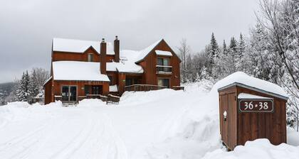 Rock Pond 36 | Ski-In/Ski-Out Saddleback Mountain Condo