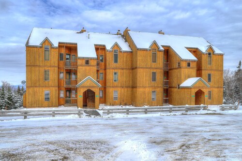 South Branch 7-2 | Cute and Cozy Ski-in/Ski-out Condo at South Branch