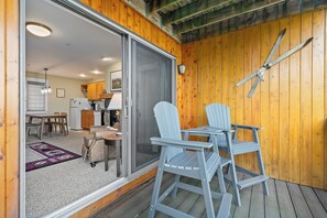 Outdoor dining - South Branch 7-2 | Cute and Cozy Ski-in/Ski-out Condo at South Branch (Rangeley)