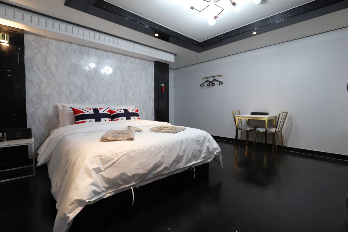 Habitación, 1 cama Queen size (Porto) | 1 habitación y wifi gratis
