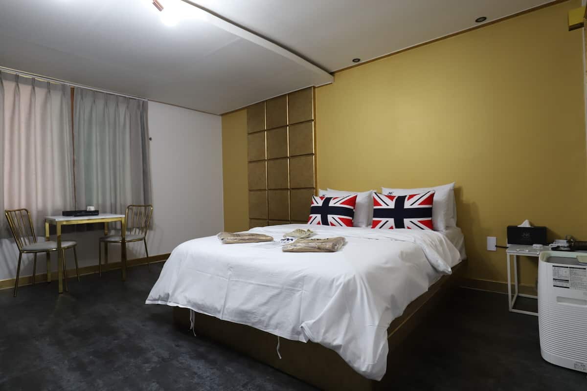 Habitación, 1 cama Queen size (Ponte de Lima) | 1 habitación y wifi gratis