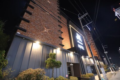 Iksan JNK Classic Hotel - RED