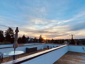 Property grounds - Spacious & Elegant Seattle Gem Private Rooftop Retreat (Seattle)