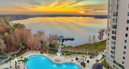 Renovated Lakefront Condo · Disney 1 Mile · Fireworks Views · 2 Full Baths