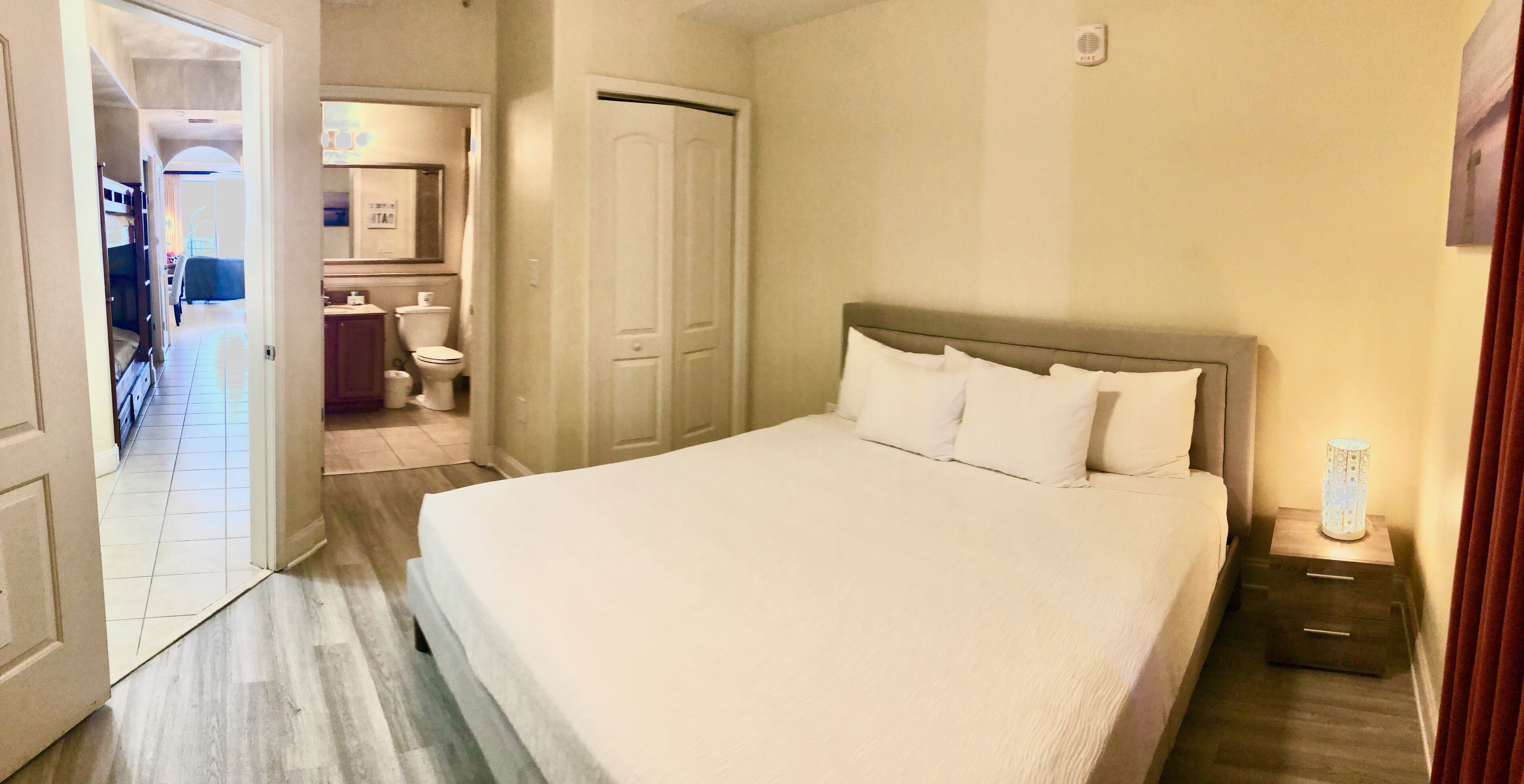 1 soverom, skrivebord, strykejern/-brett og wi-fi (inkludert)