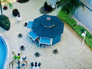 Outdoor dining - SALE, Relaxing, Renovated, Gorgeous, LakeView, Disney 1 Mile (Orlando)