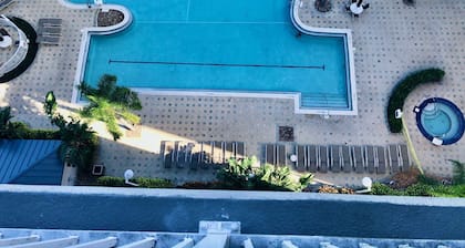 PAY LATER!! Luxurious, Relaxing, Renovated, Gorgeous, LakeView, Disney 1 Mile