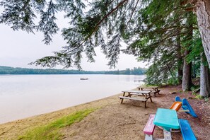 Outdoor dining - Dog-friendly home with large deck, AC, grill, fireplace & beach access (Madison)