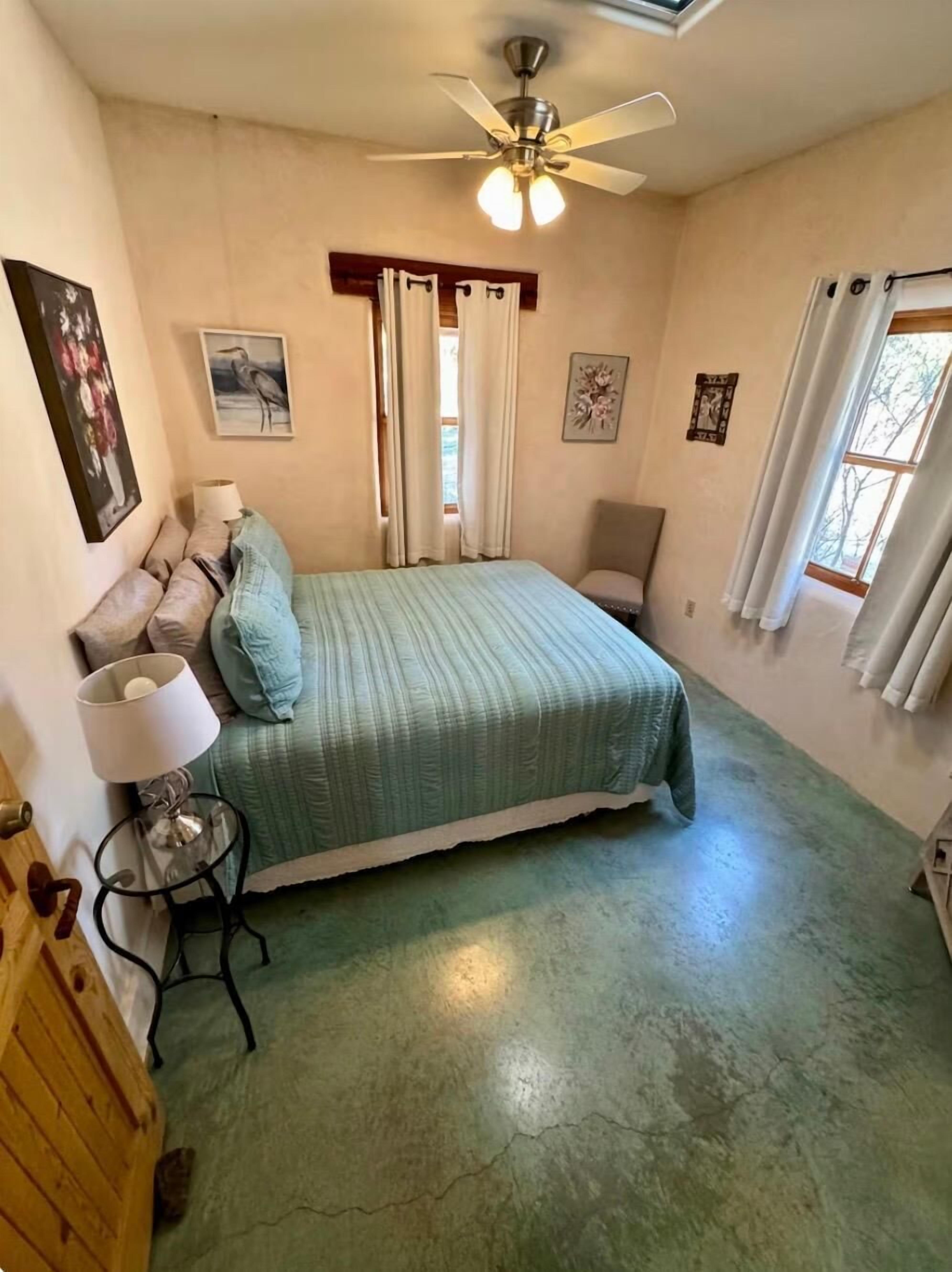 2 Schlafzimmer, Schreibtisch, Bügeleisen/Bügelbrett, kostenloses WLAN