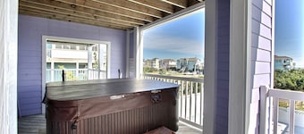 Outer Banks house with private pool, hot tub, W/D & ocean view - dog-friendly