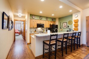 Fridge, oven, stovetop, dishwasher - TL2207 | Lovely Residence | Pools | Close to Slopes | Winter Shuttle (Steamboat Springs)