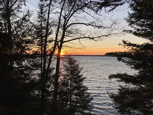 Charming and Cozy, 4-Season, Fence Lake Cottage with Beautiful Sunset View